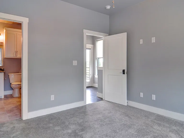 2822 Forest Park Blvd — Photo 62