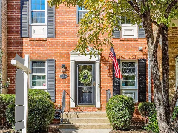 11710 Briary Branch Ct, Reston, VA 20191
