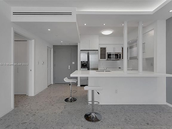 5th image of 325 Biscayne Blvd APT 4318