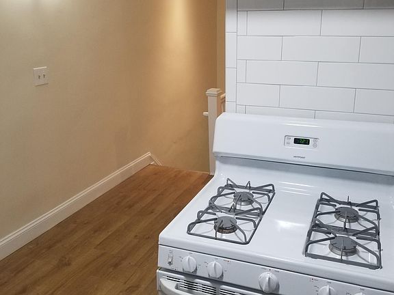 4th image of 92 31st Ave