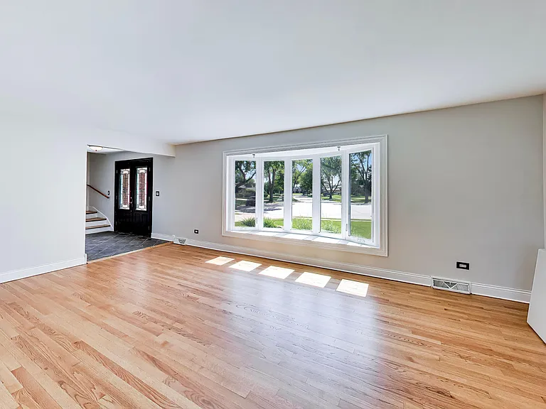 1526 Carrol Ct — Photo 4