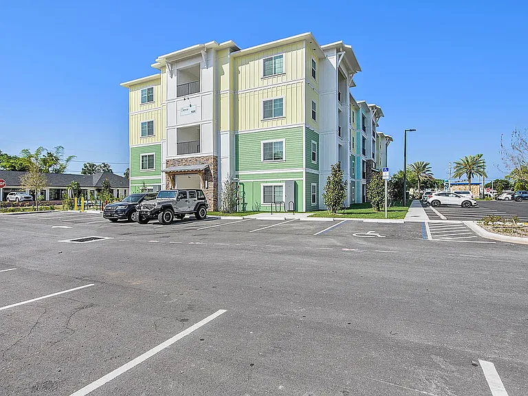 Grand Oak Apartments — Photo 25
