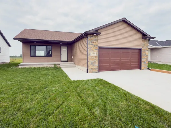 2108 E 41st St, Kearney, NE 68847