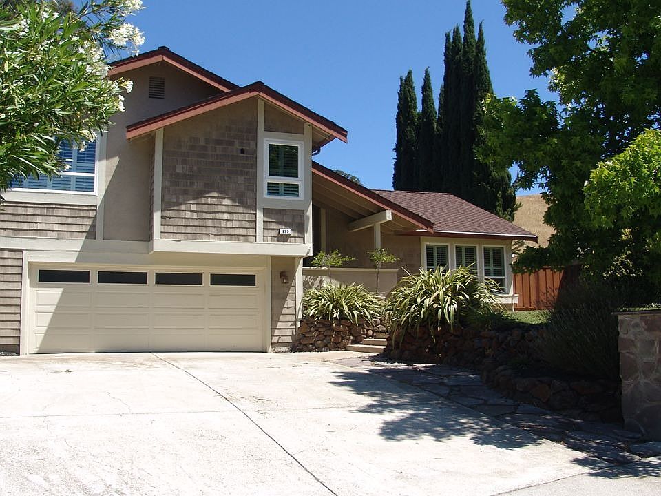 1st image of 233 Briar Dr