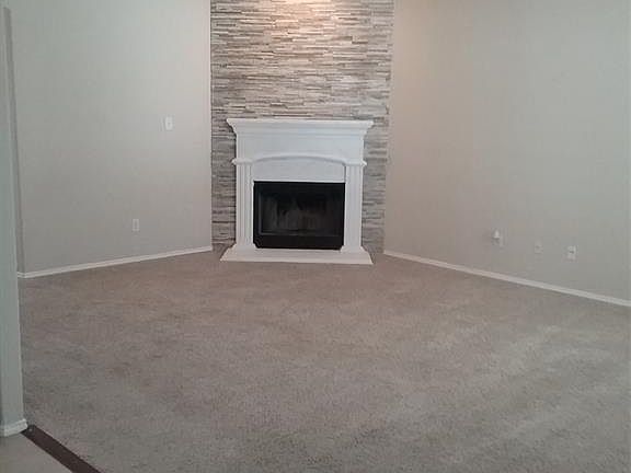 3rd image of 1049 Marietta Ln