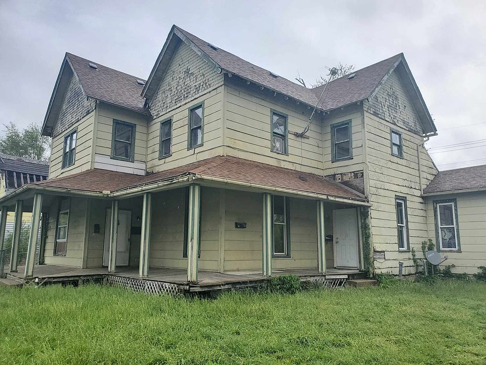 2nd image of 1009 S Branson St