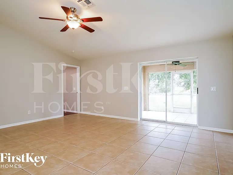 6490 Chabot Ave — Photo 2