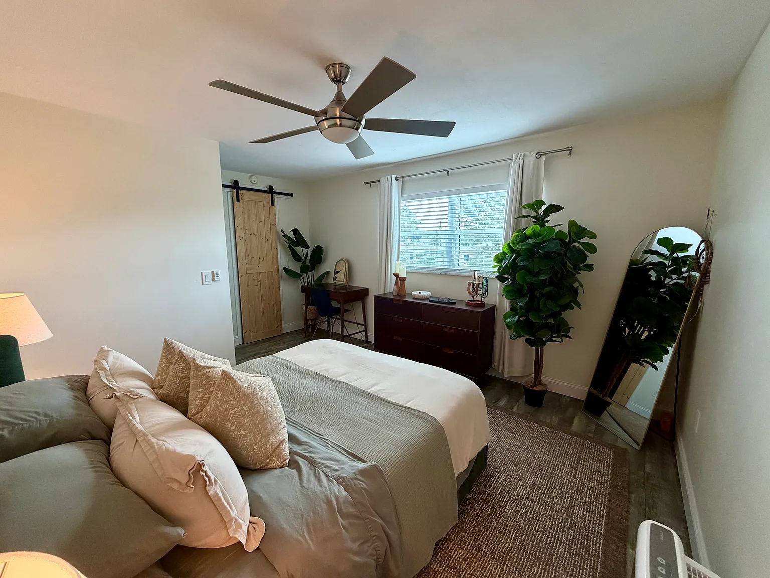 1 bed, 640 sqft, $1,600 — Photo 4