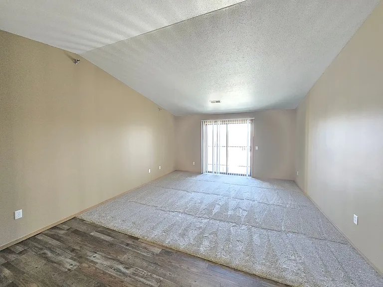 Prairie Gardens Apartments — Photo 17