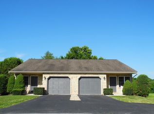 444 Chartridge Dr, Hagerstown, MD 21742