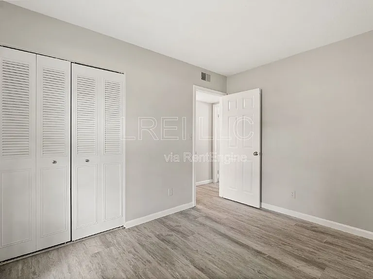 817 Lancelot Ct — Photo 4