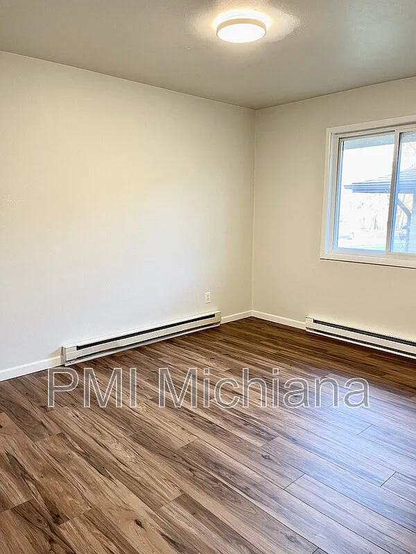 2 bed, 1.0 bath, 700 sqft, $825 — Photo 3