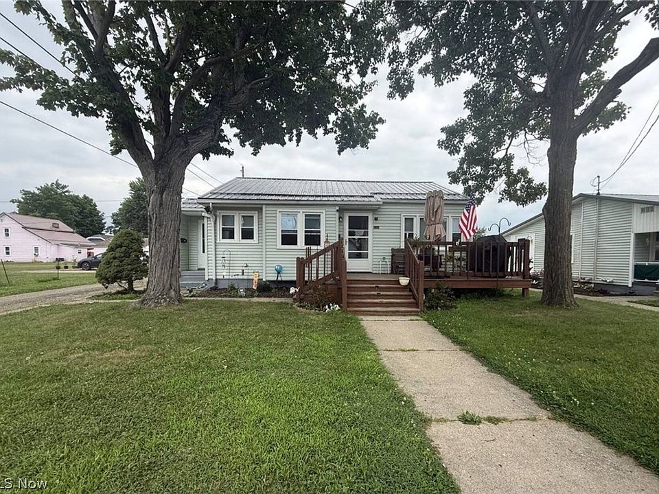 1st image of 440 Center St