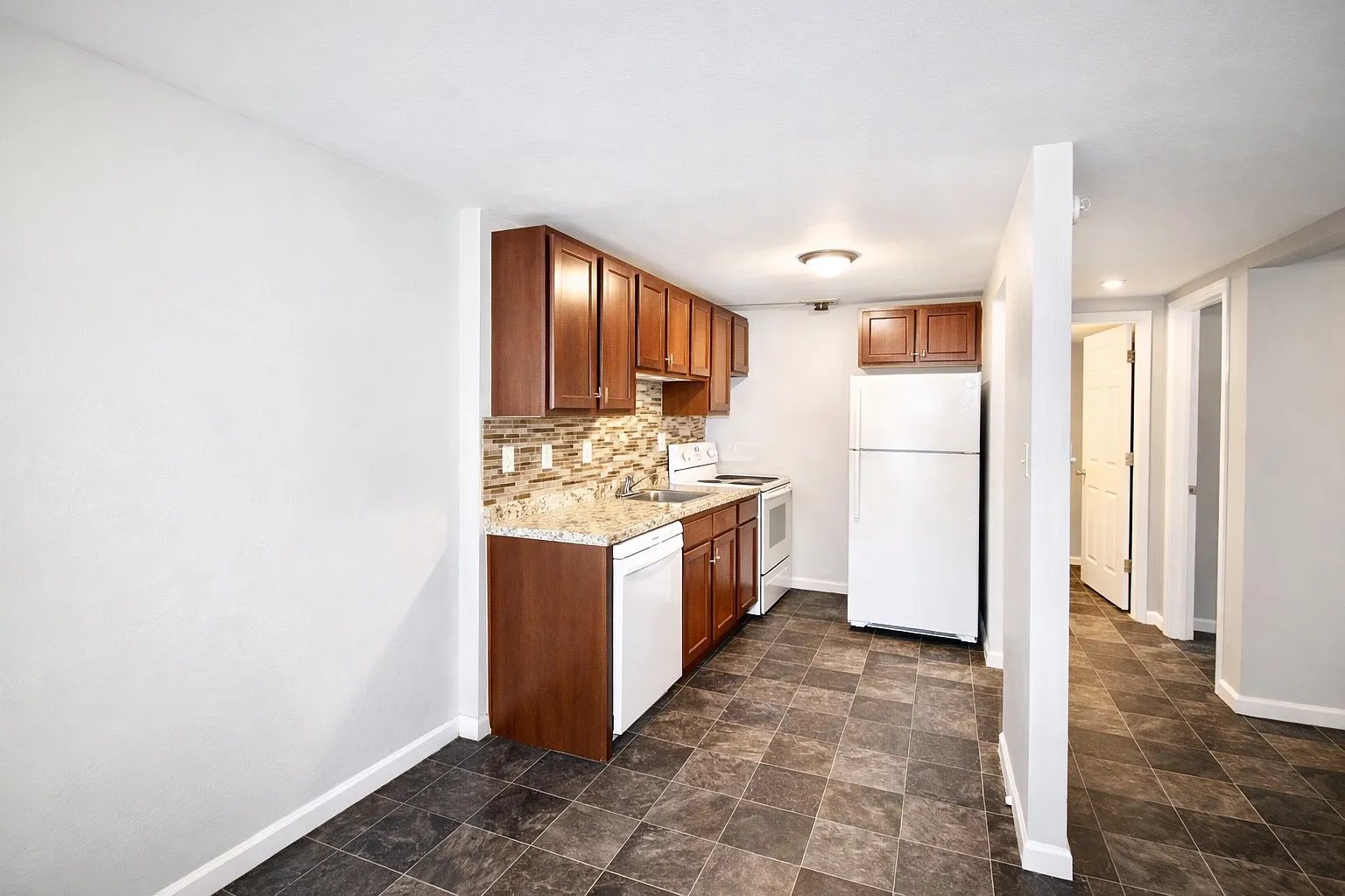 1 bed, 610 sqft, $825 — Photo 3