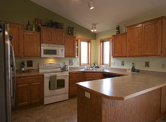 2nd image of 1384 Cedar Dr S