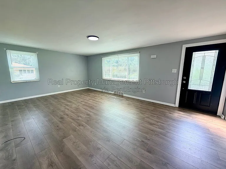 7802 Noblestown Rd — Photo 3