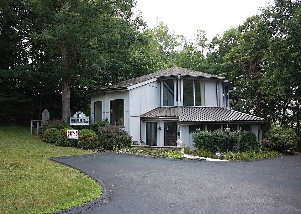 1st image of 67 Lakeview Dr