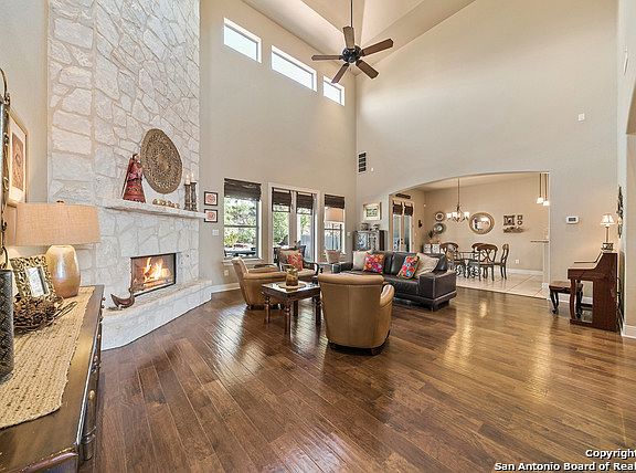 3rd image of 25030 Estancia Cir