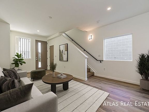 4th image of 2640 S Delaware St #1