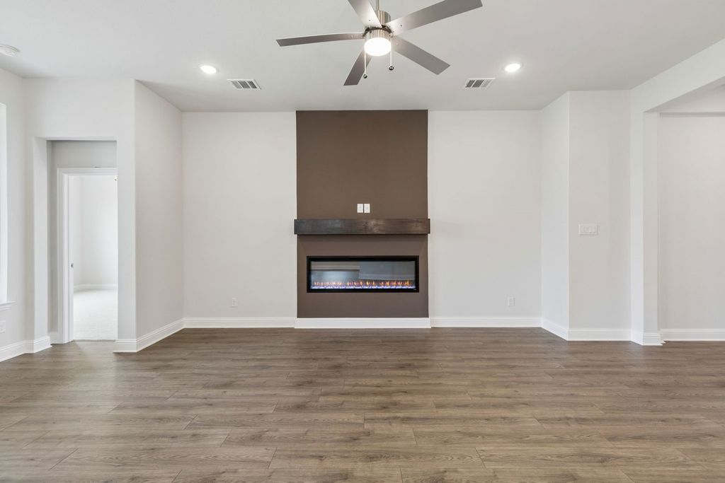 4552 Lyre Leaf Dr, Crowley, TX - More