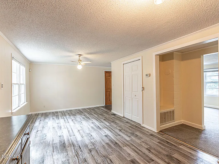 885 S Stephens St — Photo 15