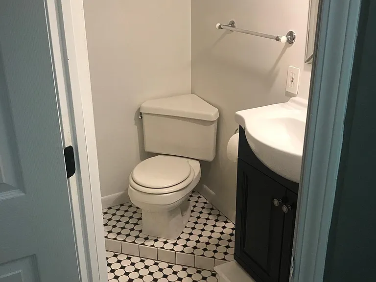 183 Northwestern Ave — Photo 11
