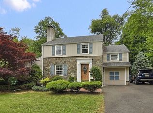 137 Hillcrest Rd, Watchung, NJ 07069