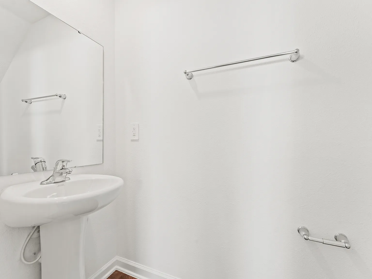 5450 Broad Brg Wy - #1 — Photo 2