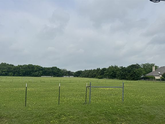 2nd image of 2509 Grace Ln