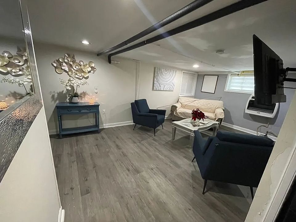 1st image of 140 Frances Pl #Gg