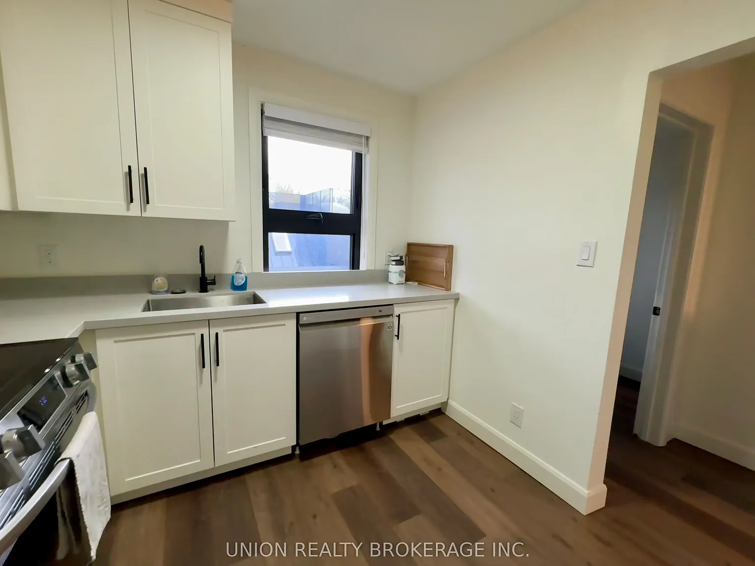 2 bed, $2,850 — Photo 3
