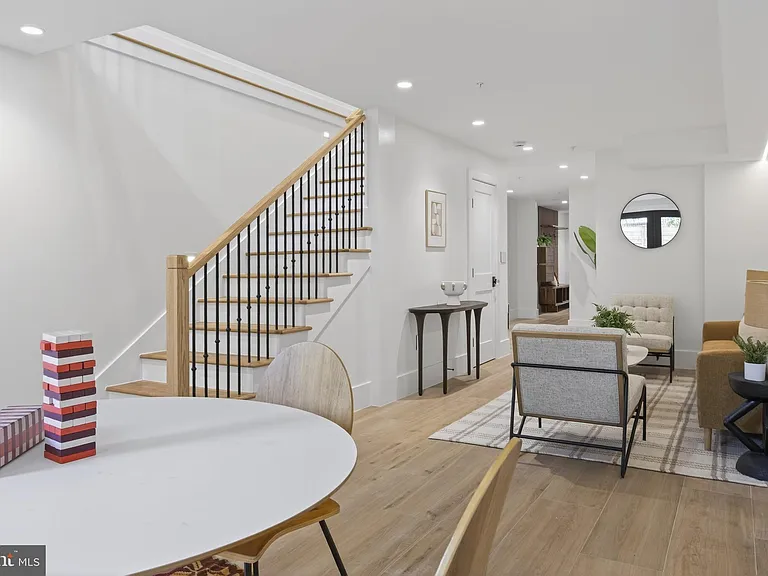 629 S Carolina Ave SE — Photo 49