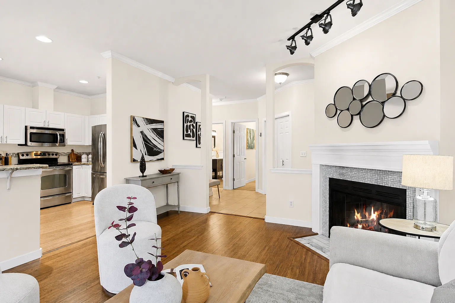 18505 SE Newport Way — Photo 2