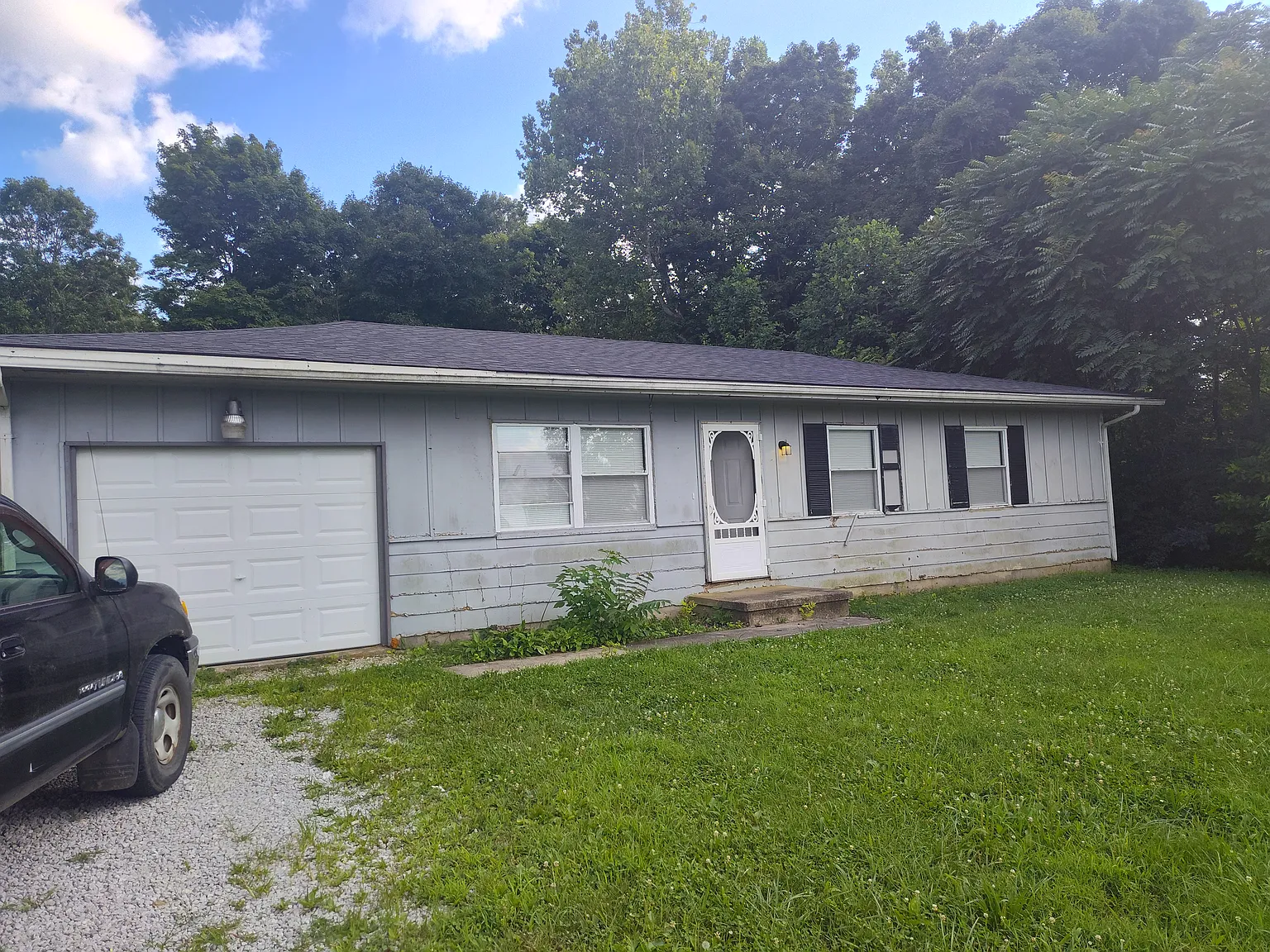 3 bed, 986 sqft, $1,100 — Photo 2