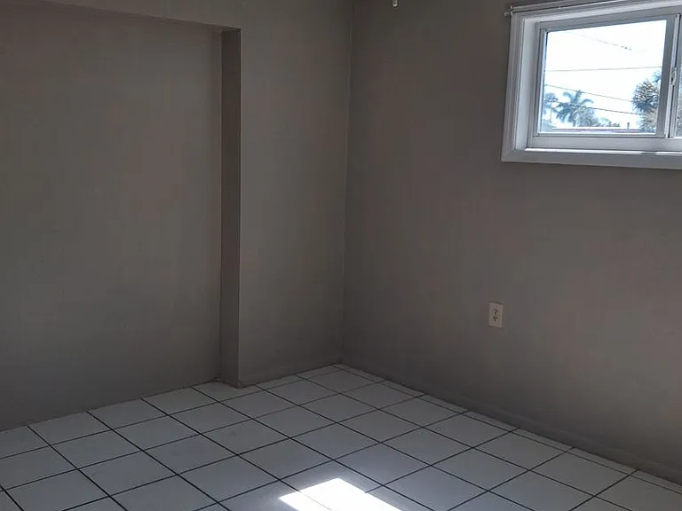 4746 Eastwood Ln — Photo 12