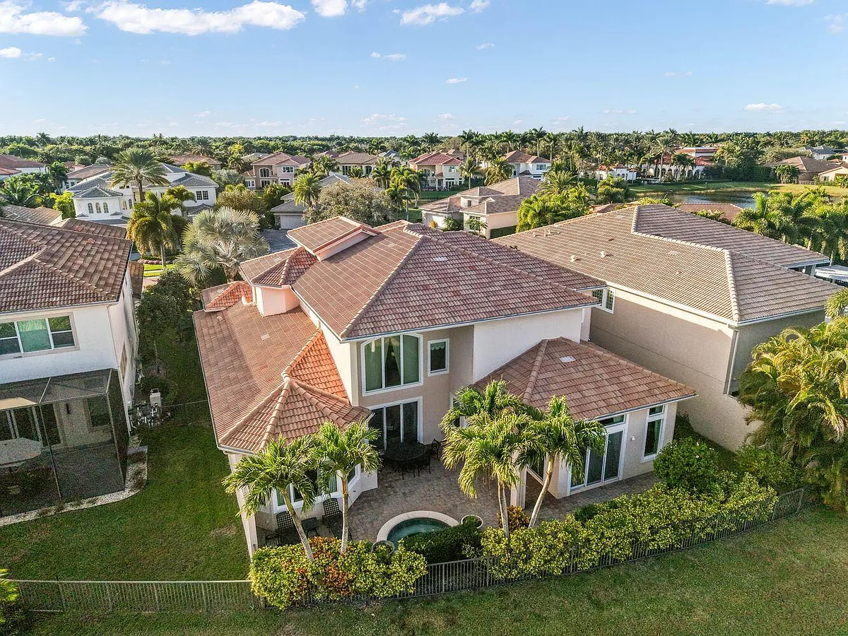 Building Photo - 17384 Vistancia Cir