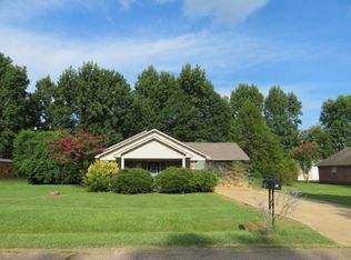 1115 Rolling Hills Dr, New Albany, MS 38652