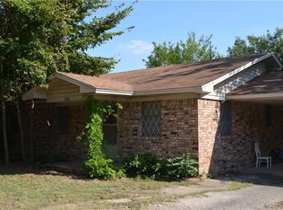 205 W Collins St, Decatur, TX 76234