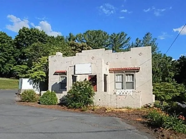 2505 N Augusta St, Staunton, VA 24401