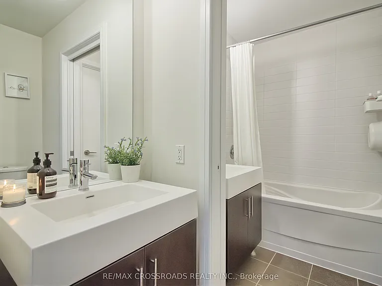 112 George St S #S805 — Photo 13