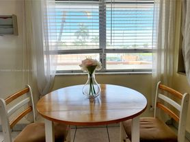 920 SW 11th Ave, Hallandale Beach, FL