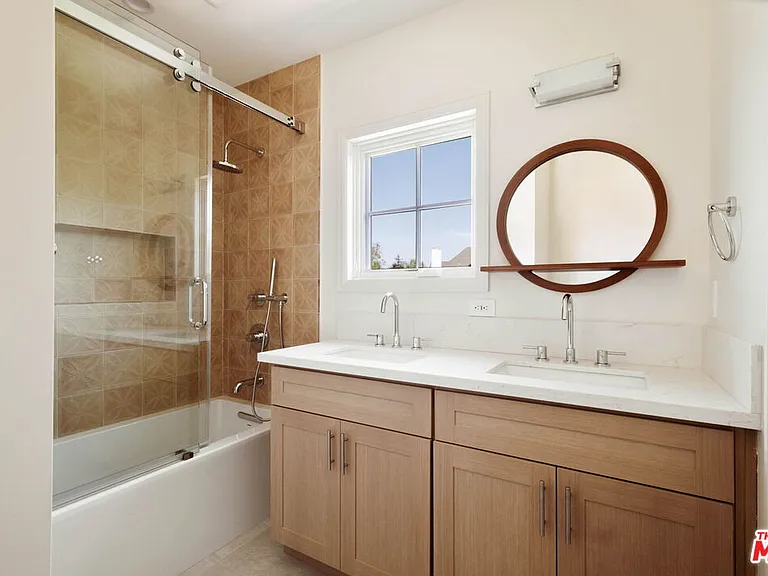 308 S Highland Ave — Photo 44