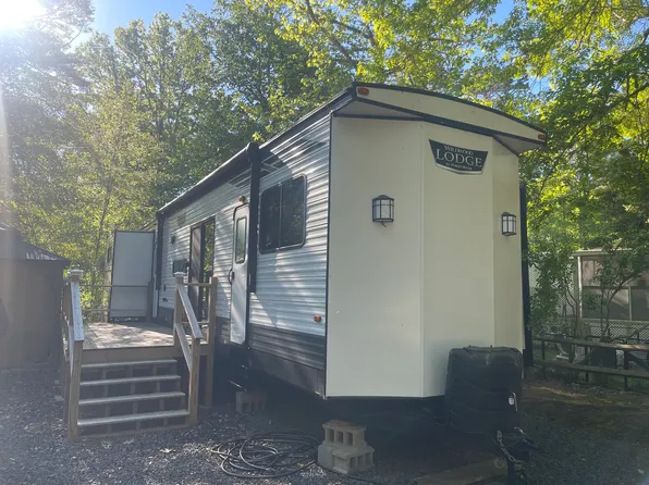 185 Cotuit Rd #Do15, Sandwich, MA 02563