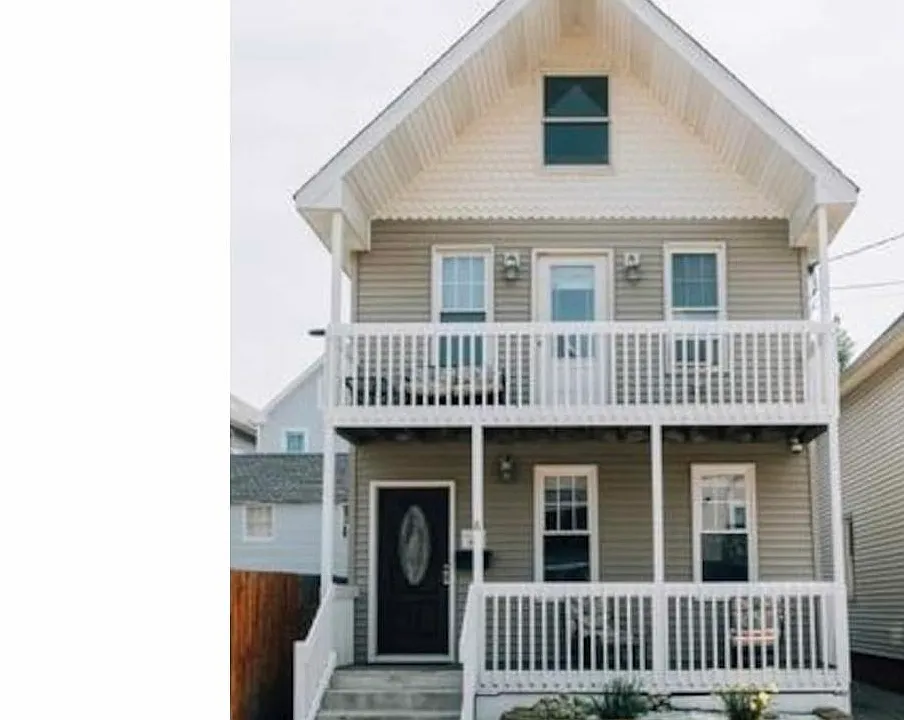 8 Surf St