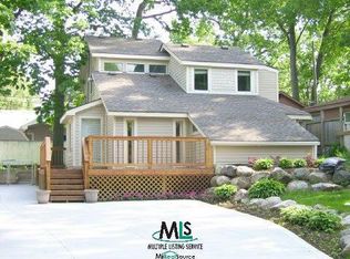 3621 Richmond St, Waterford, MI 48328