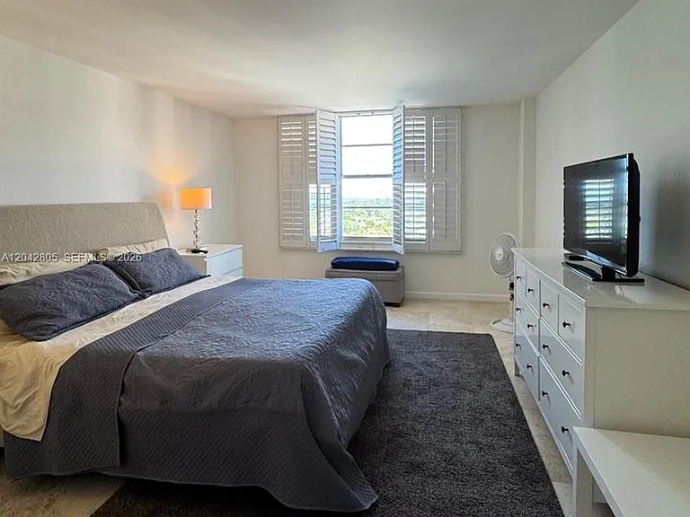 5161 E Collins Ave #1612 — Photo 17