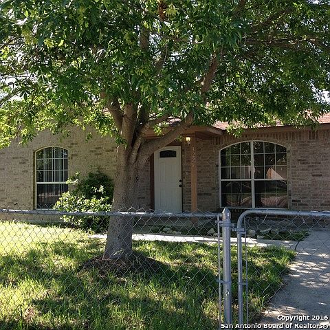 2nd image of 3226 Avoca Dr