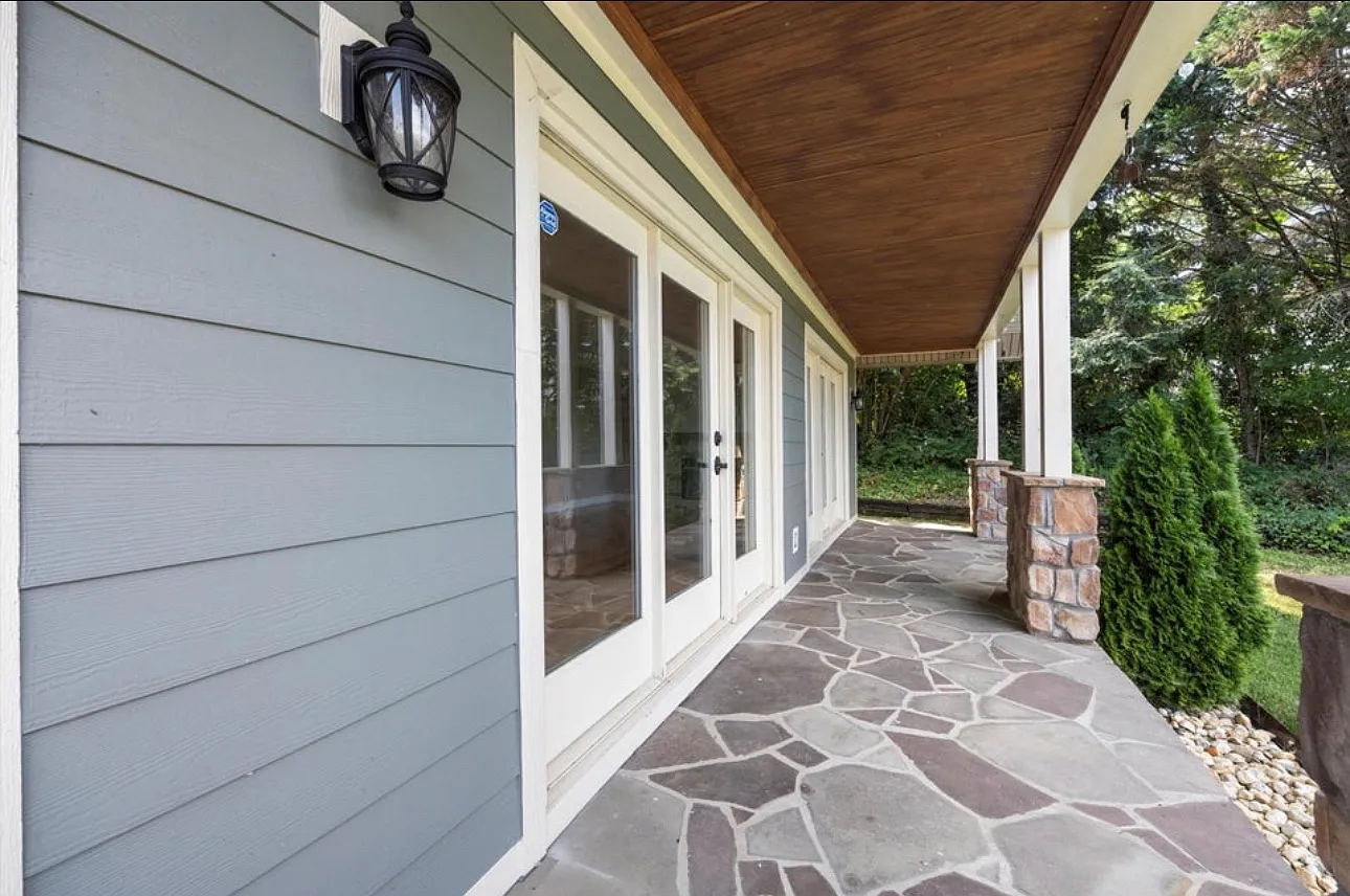 5 bed, 3.5 bath, 3000 sqft, $4,500 — Photo 4