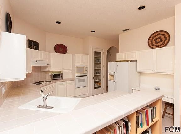 5th image of 5 Madeira Ct