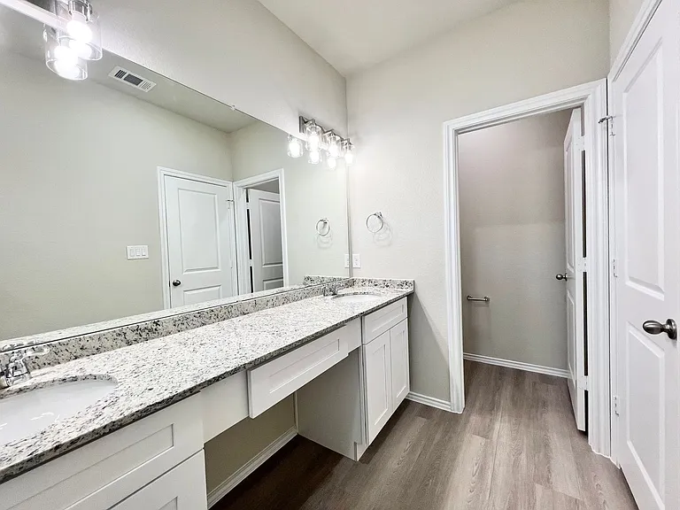 3501 NW Renfro St #204 — Photo 31